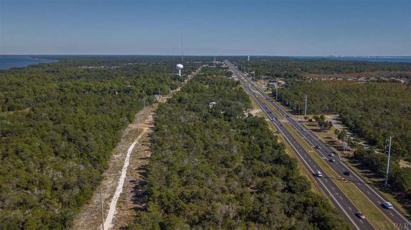5022 Gulf Breeze Parkway, Gulf Breeze, FL 32563